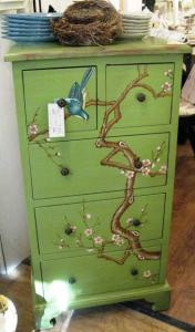 DIY-paint-furniture-dresser