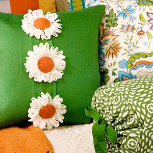 creative-pillows-ad-flowers1