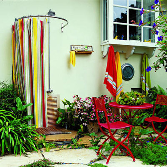 Летний душ в саду: где разместить и как оформить