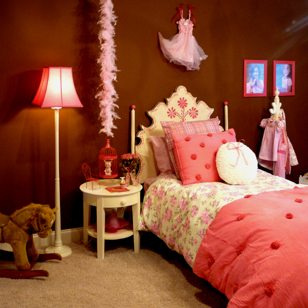 pink-dream-bedroom-for-little-princess