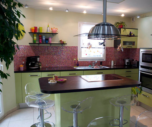 اجدد المطابخ الحديثة لعام 2012 french-kitchen-in-color-idea-inspiration.jpg