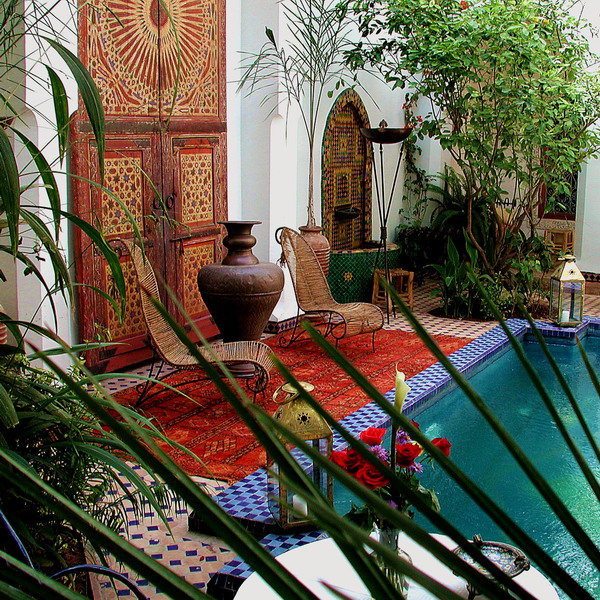 1000 и одна сказка Марокко: внутренние дворики и патио в национальном стиле