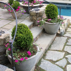 creative-use-large-pots-and-containers-in-garden23-2