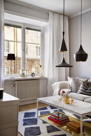 small-swedish-apartment-with-lamps-by-tom-dixon10
