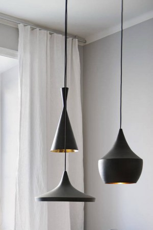 small-swedish-apartment-with-lamps-by-tom-dixon11