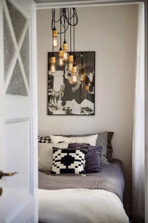 small-swedish-apartment-with-lamps-by-tom-dixon25