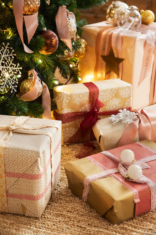 Дарите радость: 15 дизайнерских приемов новогодней упаковки подарков