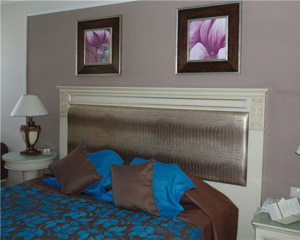 bedroom-brown-blue3-3.jpg