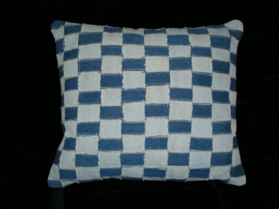 http://www.design-remont.info/wp-content/uploads/gallery/blue-jeans-pillows5/blue-jeans-pillows-quilt-denim4.jpg
