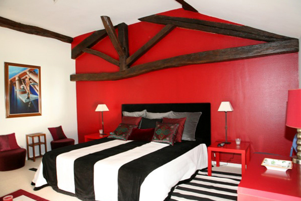 http://www.design-remont.info/wp-content/uploads/gallery/combo-red-black-white-bedroom/combo-red-black-white-bedroom1.jpg