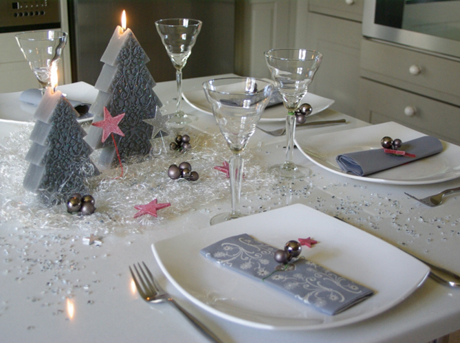 Сервировка Новогоднего стола! Fashionable-table-set-for-xmas-argent3