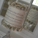 music-sheet-craft-decorating-lamps2.jpg