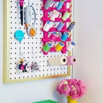 pegboard-in-homeoffice-and-craftrooms-decor2-4