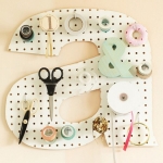 pegboard-in-homeoffice-and-craftrooms-decor3-1