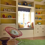 shelves-above-windows-in-kidsroom3.jpg
