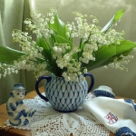 spring-decor-ideas-from-lily-of-the-valley-vases-style2-9