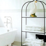 towels-storage-ideas-in-large-bathroom1-9.jpg