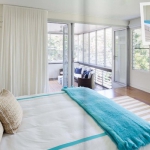 turquoise-and-white-in-bedroom4.jpg