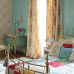turquoise-wall-in-bedroom2.jpg