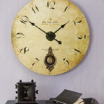 vintage-wall-clock-in-interior-details2-2.jpg