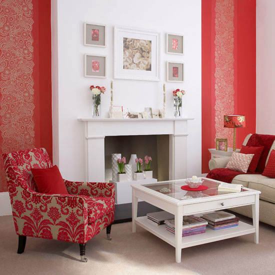 Алые паруса: красный цвет для стен в гостиной, столовой и кабинете .