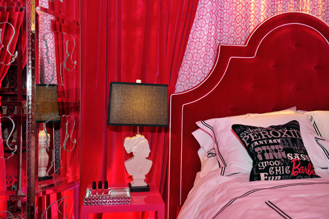 romantic-bedroom-in-red1