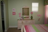 cool-teen-room-green-pink3-2
