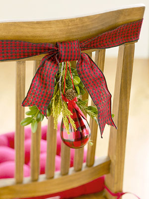 http://www.design-remont.info/wp-content/uploads/2009/12/christmas-chair-decoration24.jpg
