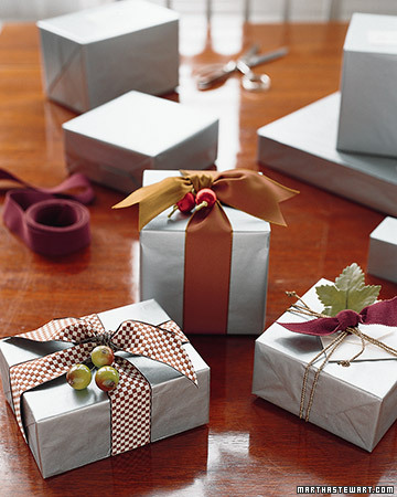 http://www.design-remont.info/wp-content/uploads/2009/12/christmas-gift-wrapping-ribbon-n-coque6.jpg