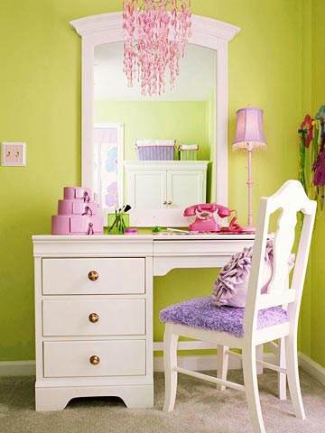 girl-candy-room-1-2-story-1-3