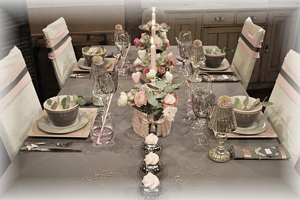 retro-rose-zephyr-and-grey-table-set