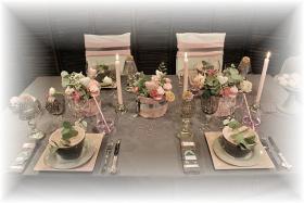 retro-rose-zephyr-and-grey-table-set2