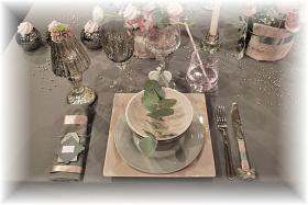 retro-rose-zephyr-and-grey-table-set3