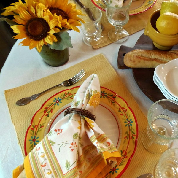 breakfast-in-provence-table-setting