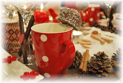 christmas-in-chalet-table-setting2