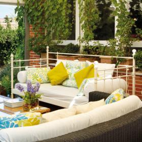 easy-update-porches-with-white-furniture2-4