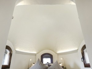 tiny-attic-apartment-makeover4-2