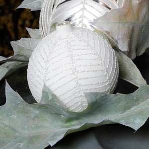 white-silver-christmas-floral-centerpiece-step1-1