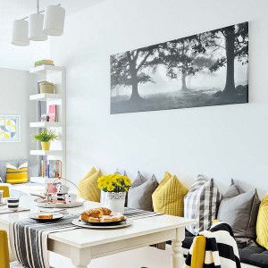 yellow-accents-in-spanish-home3-6