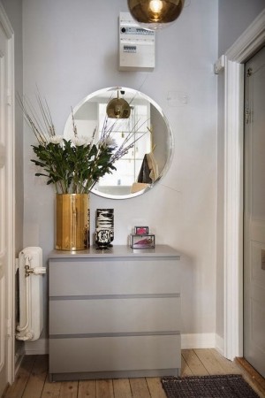 small-swedish-apartment-with-lamps-by-tom-dixon2