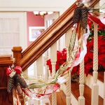 christmas-stairs-decoration2-2.jpg