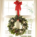 christmas-windows-decoration-wreath3.jpg