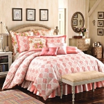cream-and-tea-rose-shades-in-bedroom-combo4.jpg