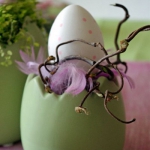 easter-rose-and-green-table-setting-eggs3.jpg