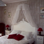 french-women-bedroom-creative35-1.jpg