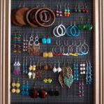 how-to-organize-jewelry-on-wall4.jpg