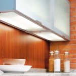 kitchen-lighting-25-practical-tips-cabinets2-4