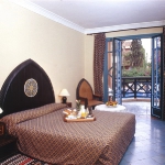 moroccan-theme-in-bedroom4-7.jpg