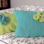 recycled-sweater-pillows-decorating1-1.jpg