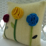 recycled-sweater-pillows-decorating1-2.jpg